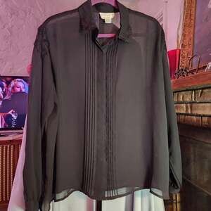 Vintage Voir Collection Black Sheer Pintuck Tuxedo Blouse with Lace Collar
